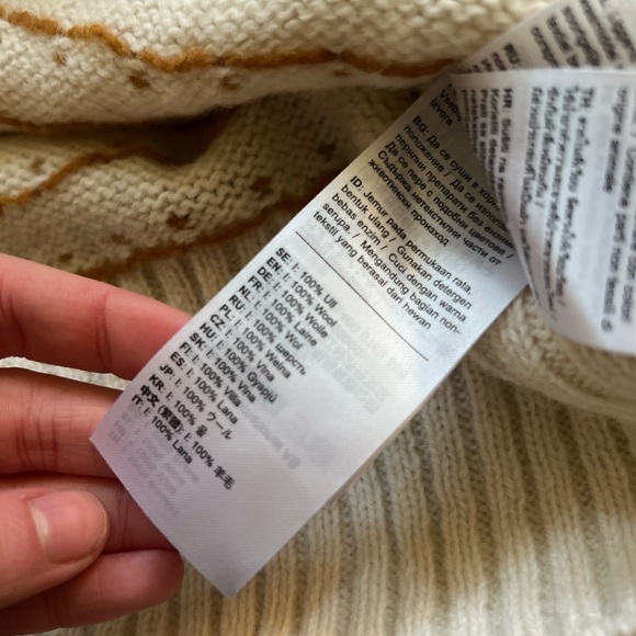 Fjällraven Women's Cream and Blue Patterned Wool Sweater - Picture 6 of 7